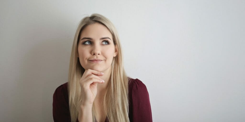 young woman preparing for a psychic reading